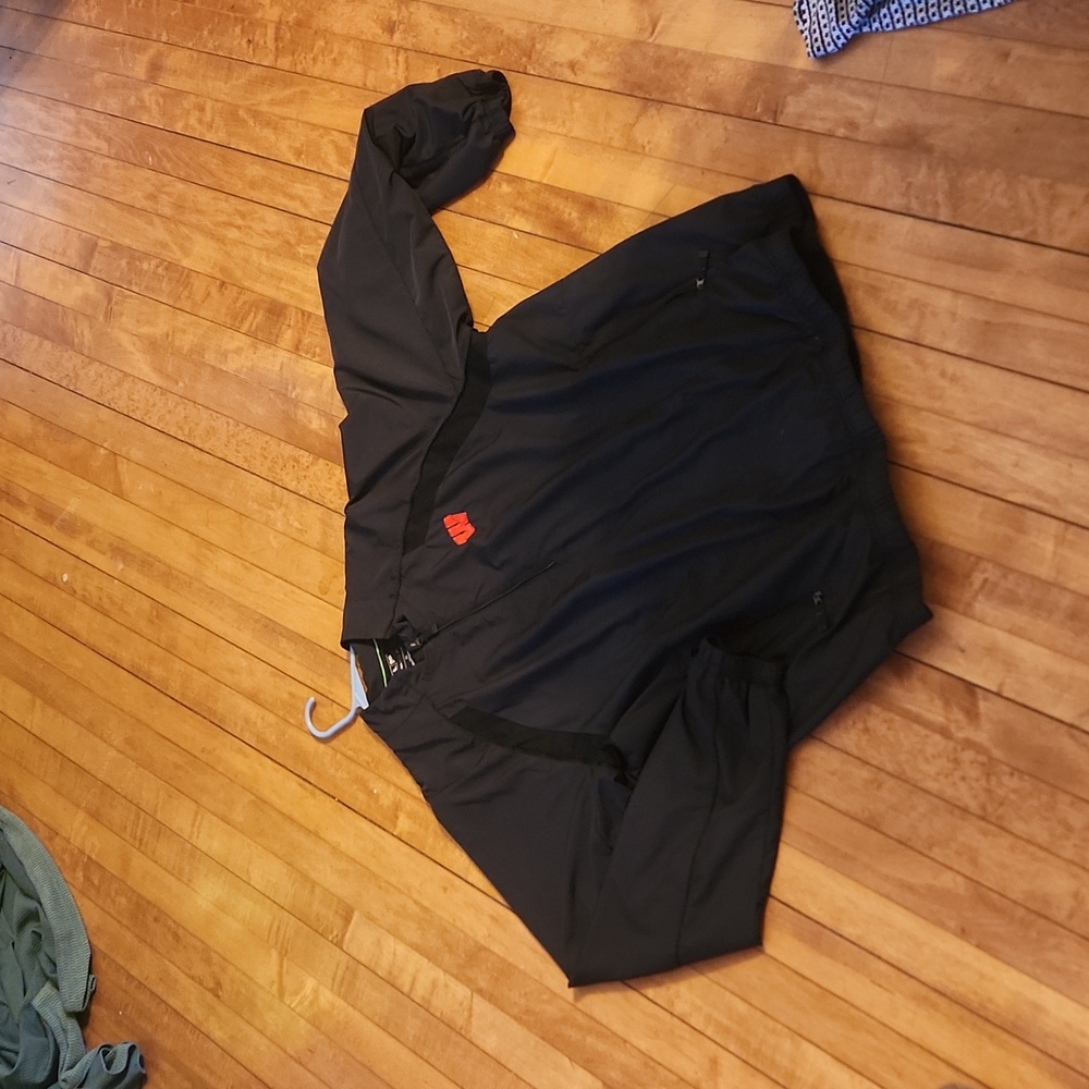 UW Wind breaking Pullover